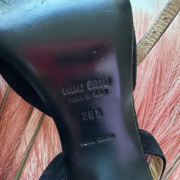 Vintage 90’s Miu Miu heels. Color: Black - Picture 11 of 14